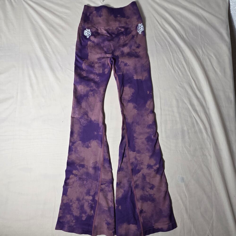 NWT Darc Sport SHE Purple Sky Flare Scrunch Seamless Leggings Small 68/1000